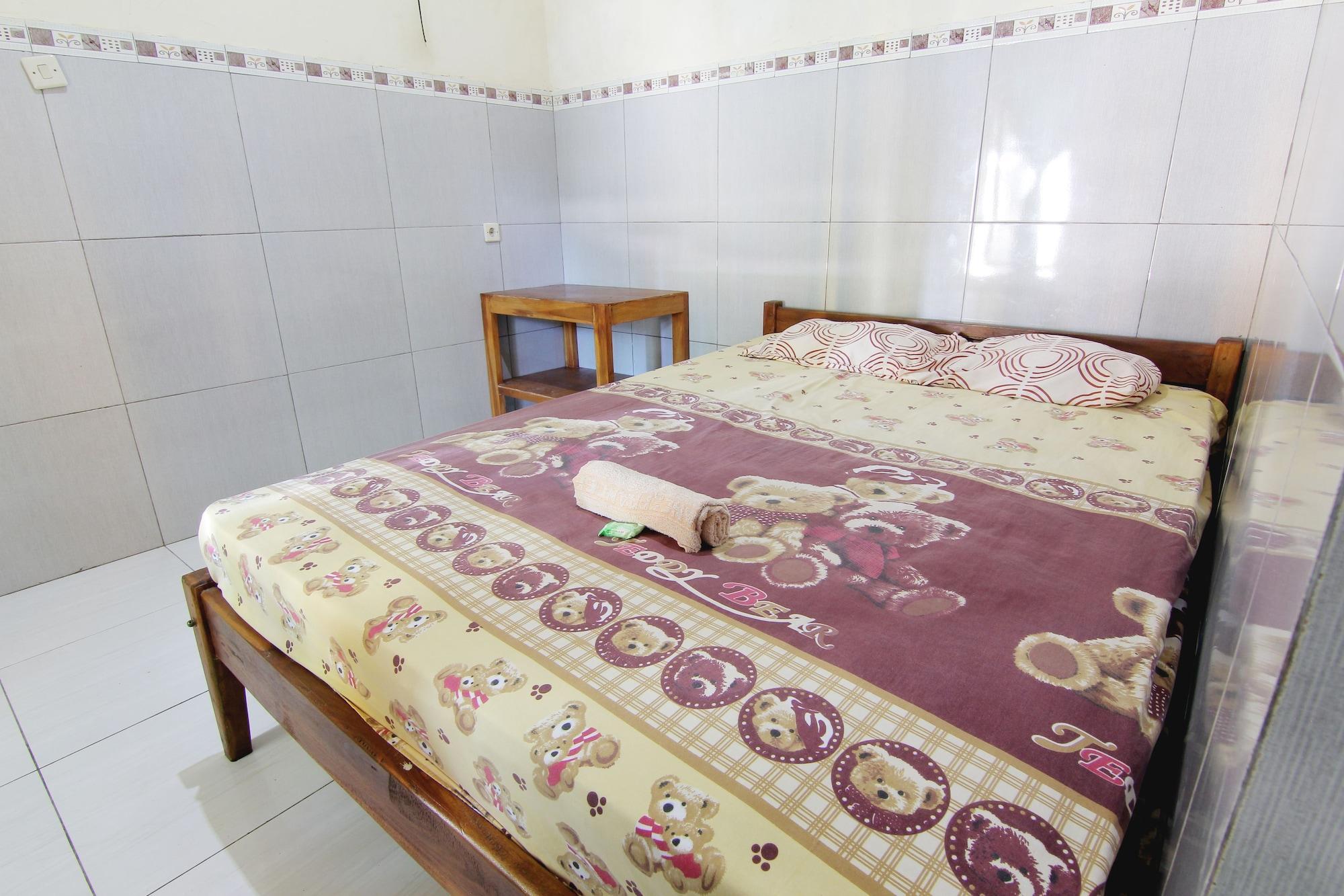 Losmen Alden Kretek Ngoại thất bức ảnh