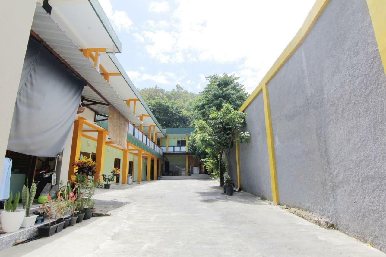 Losmen Alden Kretek Ngoại thất bức ảnh