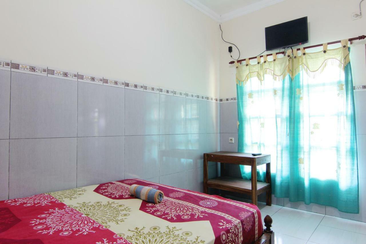 Losmen Alden Kretek Ngoại thất bức ảnh