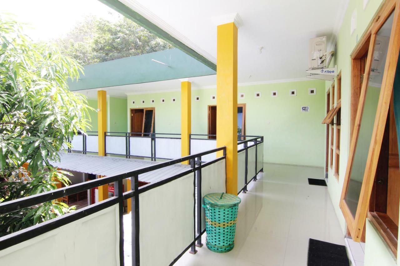 Losmen Alden Kretek Ngoại thất bức ảnh